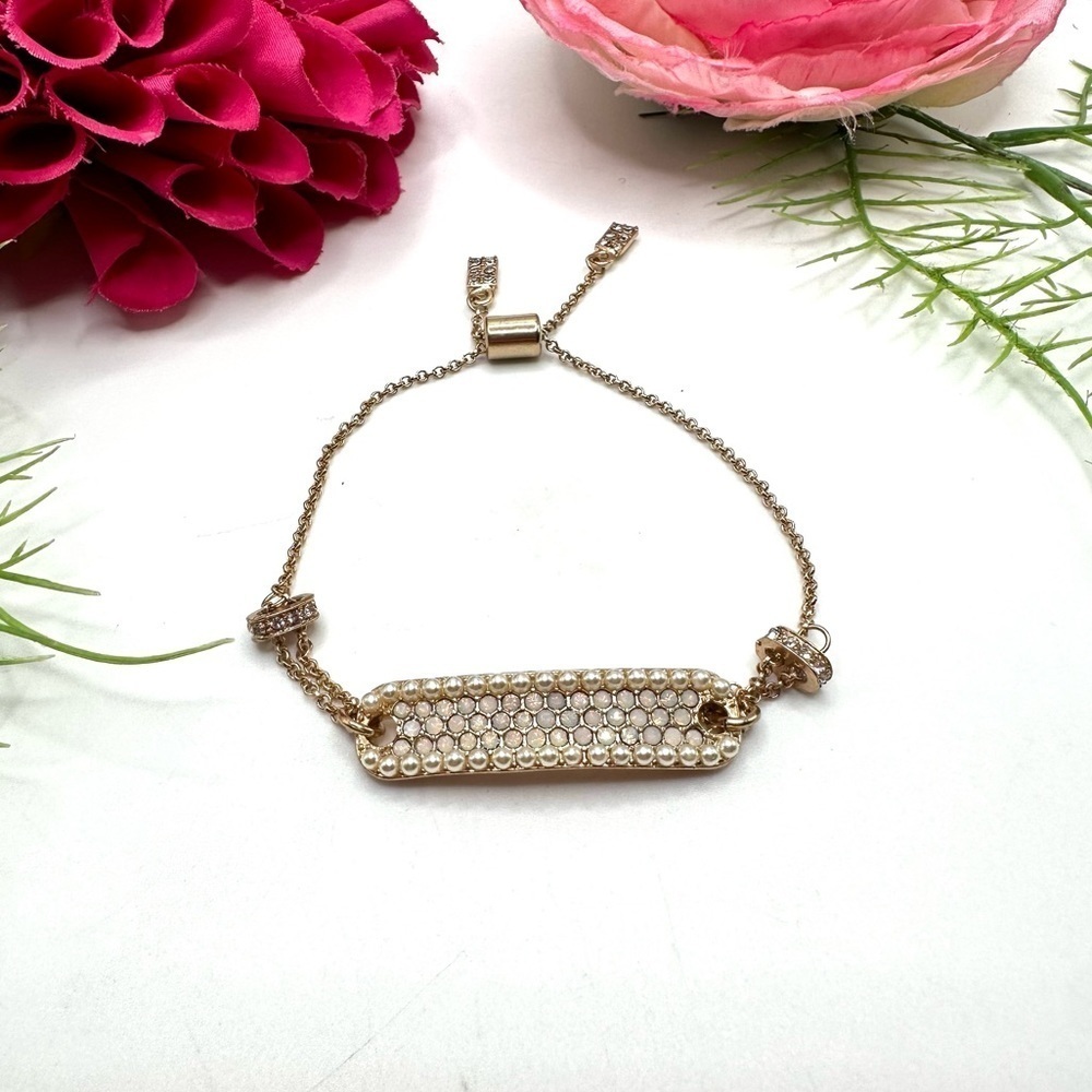 NEW⚜️Opalescent Crystal Pavé Dog Tag Bracelet - Picture 3 of 8